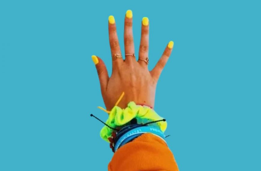 30 Trendy Beach Nails to Try…
