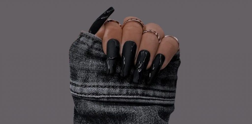 38 Beautiful Black October Nails for a Bold and Elegant Fall