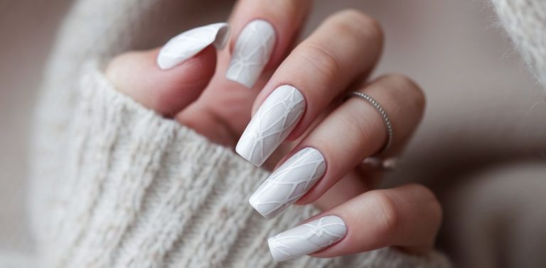 25 Elegant Winter White Nails for a…