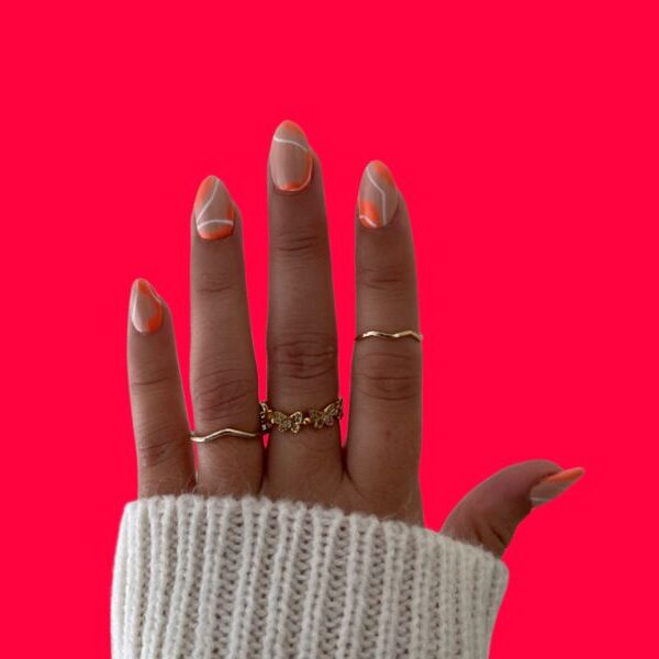 Simple August Nails: Effortless Elegance…